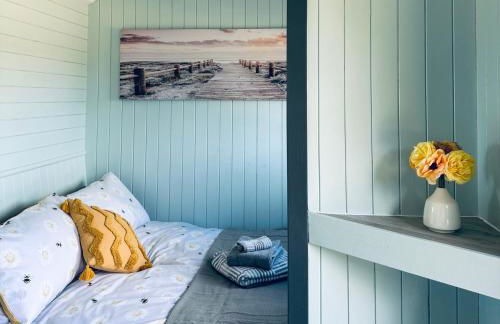 Harpers Huts - Zara - Foto 8