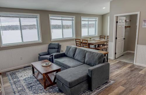 Lakeside Lodge- Newly Renovated Cabin on Black Lake - Foto 19