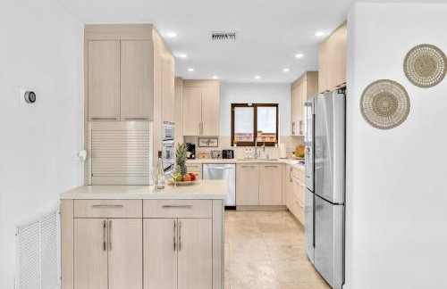 Tropical Oasis With heated pool 10 mins airport & 5 mins Beach - Foto 32