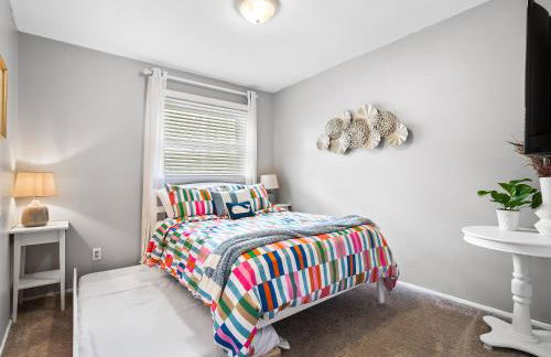 Lake Cottage with Hot Tub and Game Room - Foto 39