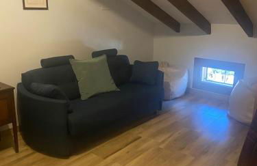 House -Sleeps 6-Garden-Fireplace - Photo 9