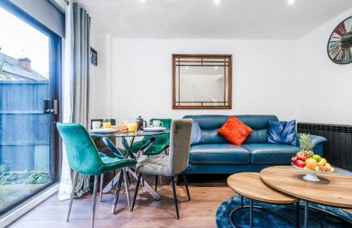 Great Location 2 Bedroom House in Nottingham, Private Garden, Fast Wi-Fi and Free Parking - Photo 13