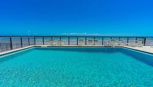 Ocean View Balcony just STEPS to the Beach with Pool, Parking and Wi-Fi! - Foto 4