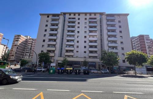 Bright apartment in Parque Etxebarria with parking - Foto 20