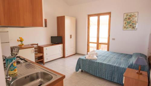 Studio 200 Meters From the Sea, Wifi, Self Catering - Foto 4