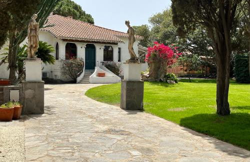 Lux Historic Villa Giardini, with private Pool SouthSardiniaHolidays - Foto 8