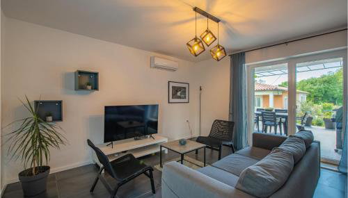 6 Bedroom Beautiful Home In Nedescina - Foto 3