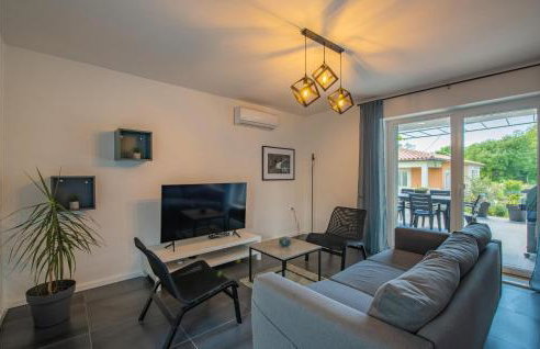 6 Bedroom Beautiful Home In Nedescina - Foto 3