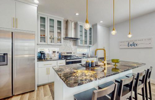 Modern Living in Texas! Home 2 Blocks to Lake LBJ - Foto 6