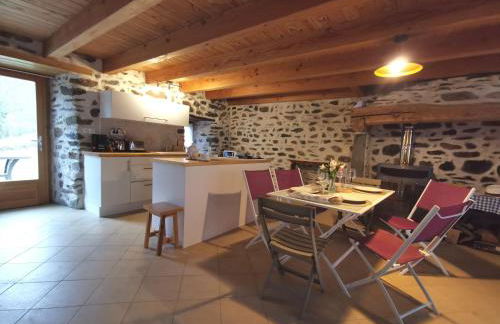 Charmante maison dans les gorges de la Loire avec terrasses et poêle à bois - FR-1-582-319 - Foto 12