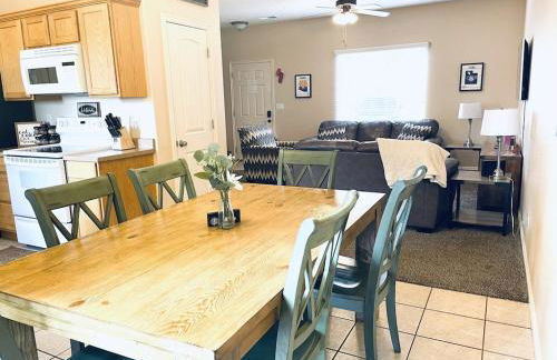 3BR / 2BA Townhome with Pool, Patio, WiFi, Washer/Dryer - Foto 3