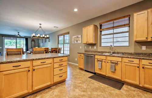 Family Home with Pool, BBQ and Fire Pit in Goodyear - Foto 8