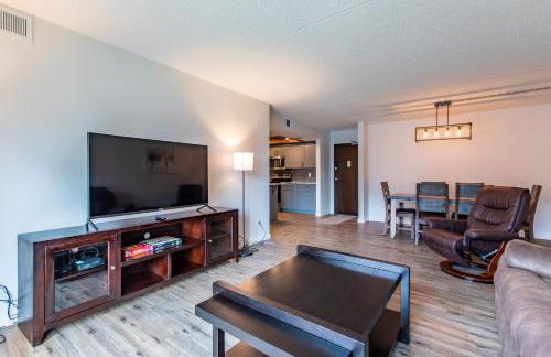 Modern, Rustic 2 Bed 1 bath 6 blocks from Mayo - Foto 7