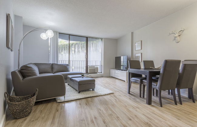 Domicile Suites at Cove - Photo 10