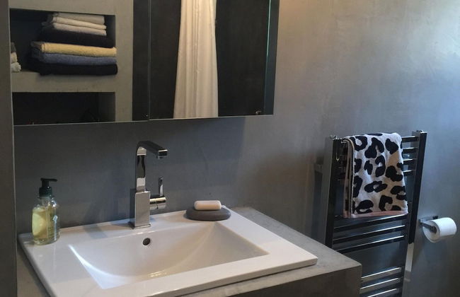 Apartment With sea View and Pool - Photo 15