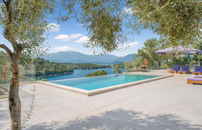 Villa Chriselia - 3 Bedrooms With Sea Access - Photo 4