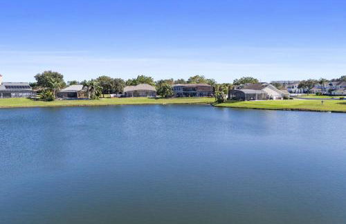 BRAND NEW! Lakefront 9BR Pool Hot Tub Outdoor Kitchen BBQ Theater 2 miles Disney - Foto 4