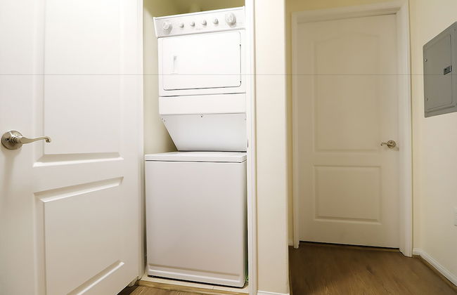 LAs Premier Apartments - Photo 67