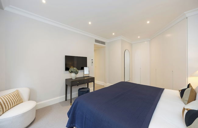 Buckingham & Lloyds Knightsbridge - Photo 43