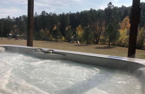 5 Miles from Mt- Rushmore with private hot tub - Foto 8