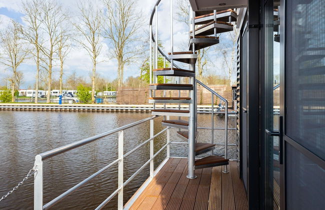 Unique Houseboat on and Around the Sneekermeer - Photo 48