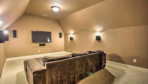 4 Mi to Grapevine Lake: Texas Home w/ Media Room - Foto 2