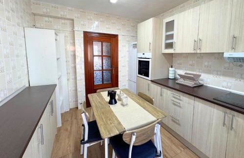 Oviedo desde el corazón de la ciudad VUT-6684-AS - Foto 3