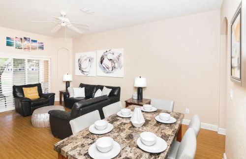 Rendezvous at Regal Palms - Nearby Theme Parks - Foto 19