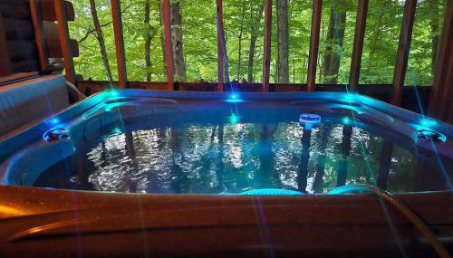 Spring Couples Getaway Hot Tub plus 500Mbps - Foto 2