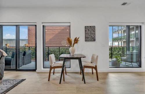 HUGE downtown corner unit- Pool-Gym-Walk 2 Broadway - Foto 12