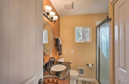 Lake Loon Hillside Cottage with Private Deck! - Foto 17