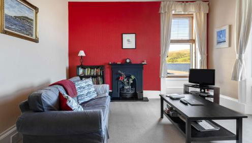 Ardyne House - Photo 1