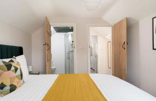 4-Bed Cottage - Pets with Garden & Wood Burner - Foto 13