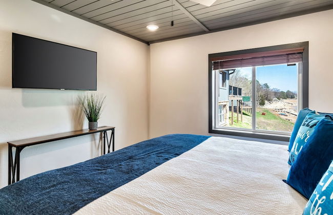 The Lodge at Lakeside - Photo 4