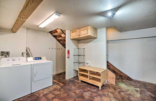 Lakefront Country Home with Waterslide and Trampoline! - Foto 32