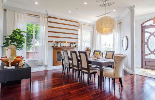 Regal 4 bed with hot tub close to Universal sleeps 15 - Foto 7