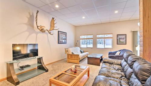 Peaceful Mountain-View Home - Walk to Kenai Lake! - Foto 3