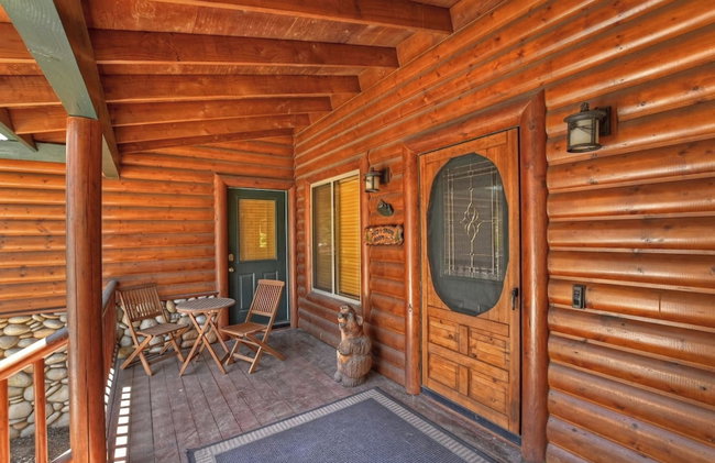 Teakwood Cozy Wood Cabin with Fireplace - Photo 40