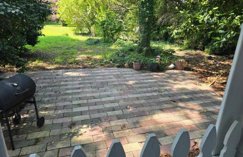 Newly Renovated Historic 6-Bedroom Manor, Where Timeless Elegance Meets Modern Luxury - Foto 78