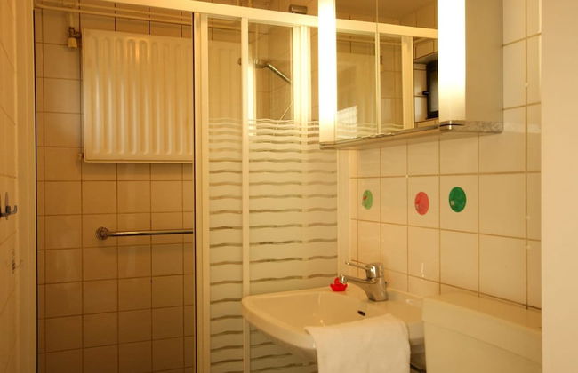 Nice Holiday Home for 5 People, Within Walking Distance of the Beach - Photo 5