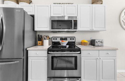 Lazy days and lake views. Beautiful Naples pool home - Foto 22