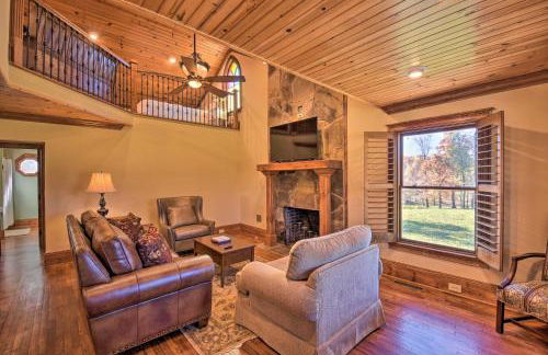 Clarkesville Ranch Cabin with Screened-In Porch! - Foto 4