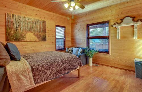 Hike, Fish and Relax Fireside! Forest Lakes Cabin - Foto 17