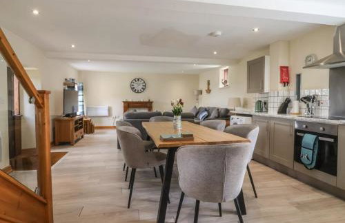 Mulberry Manor - Photo 8