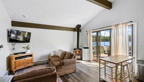 Quiet and Cozy Lakefront Home Near Mt Boyne - Foto 1