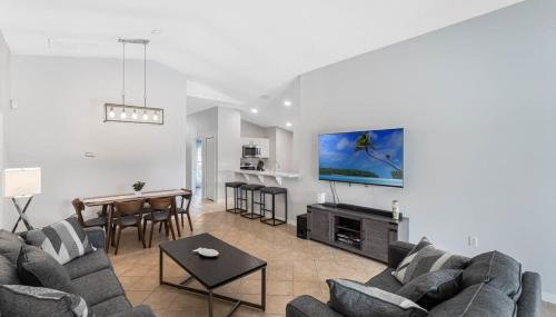 Stunning Newly Renovated Pool Home close to Disney - Foto 2