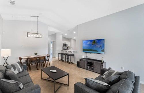 Stunning Newly Renovated Pool Home close to Disney - Foto 2