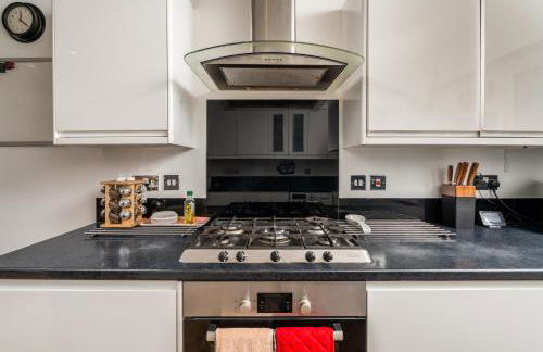 Family Friendly, Cosy 3 bed Home - Pass the Keys - Foto 9