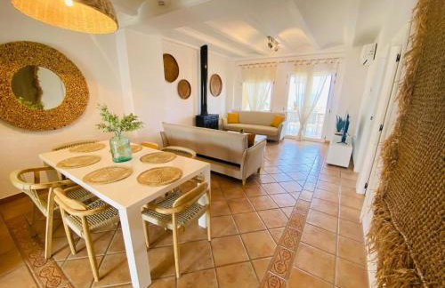 Villa AMANAY a Primera Línea de Playa con Piscina Privada By XimoApartments - Foto 9
