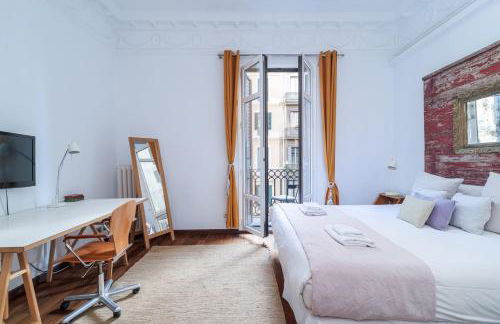 GuestReady - Central Barcelona Getaway - Photo 6